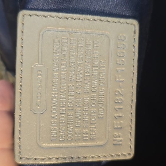 Coach Signature Stitch Framed Carryall With Kisslock Closure - Picture 10 of 10